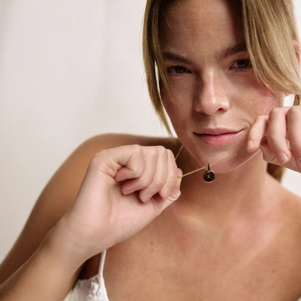 Engravable Round Pendant Gold - Image 3