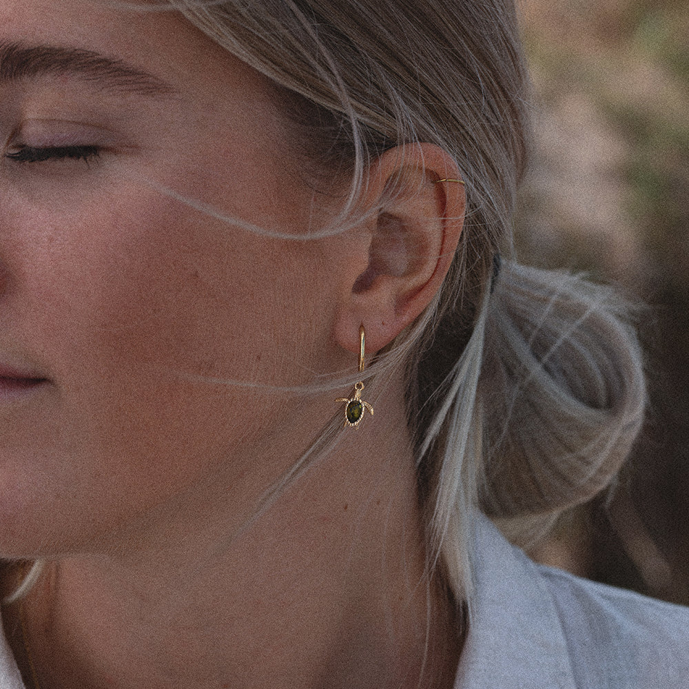 Turtle Hoops Ohrring Gold - Image 6